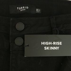 NWT Torrid High Rise black denim Capris, 18 20